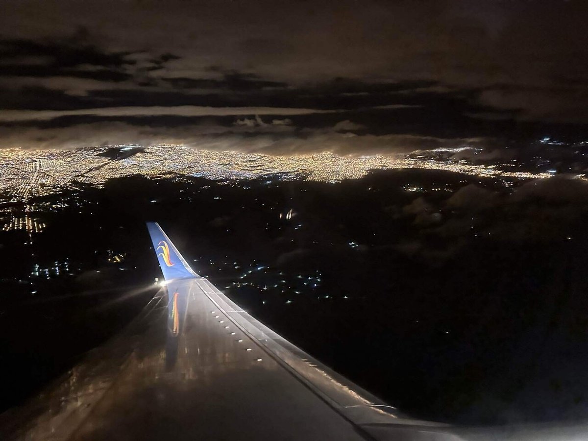 ボリビア航空から見た夜景