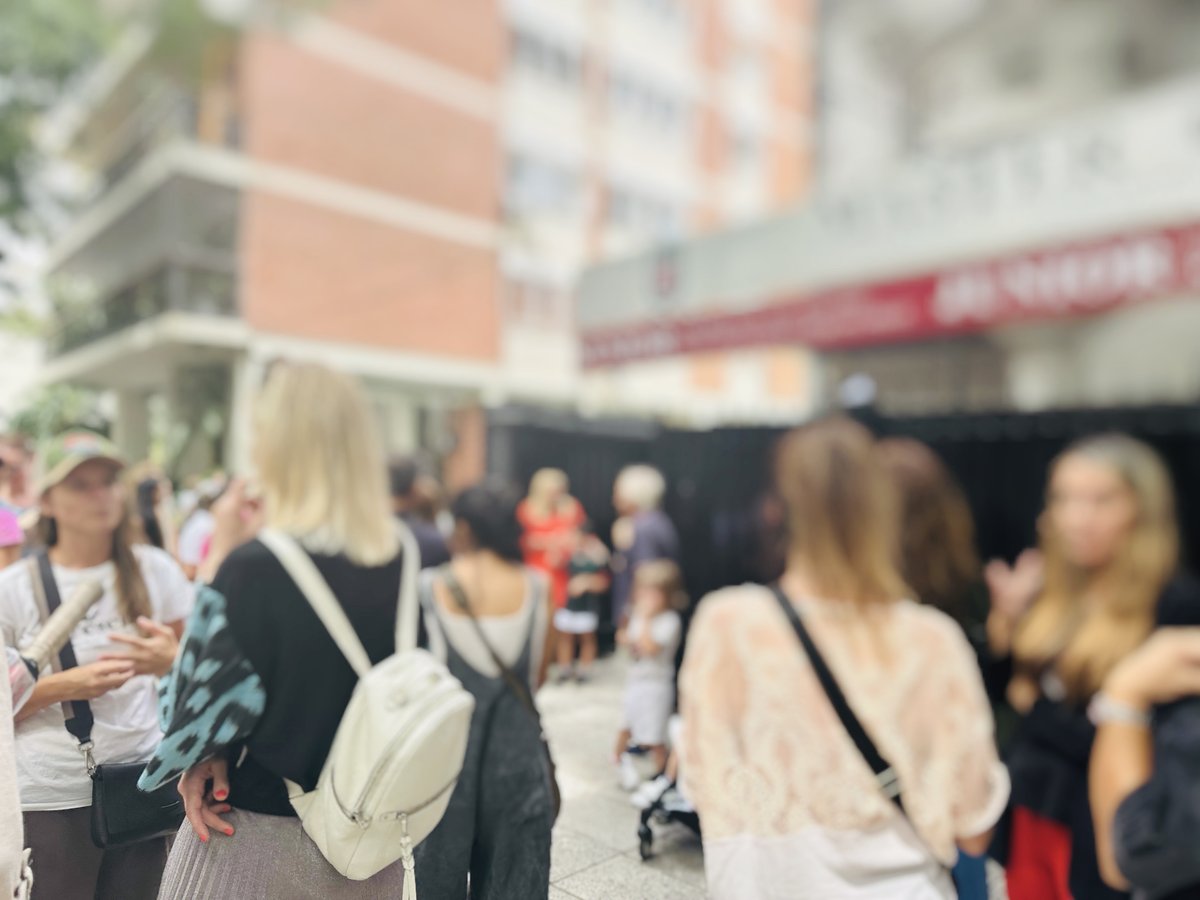 現地校のおむかえの様子