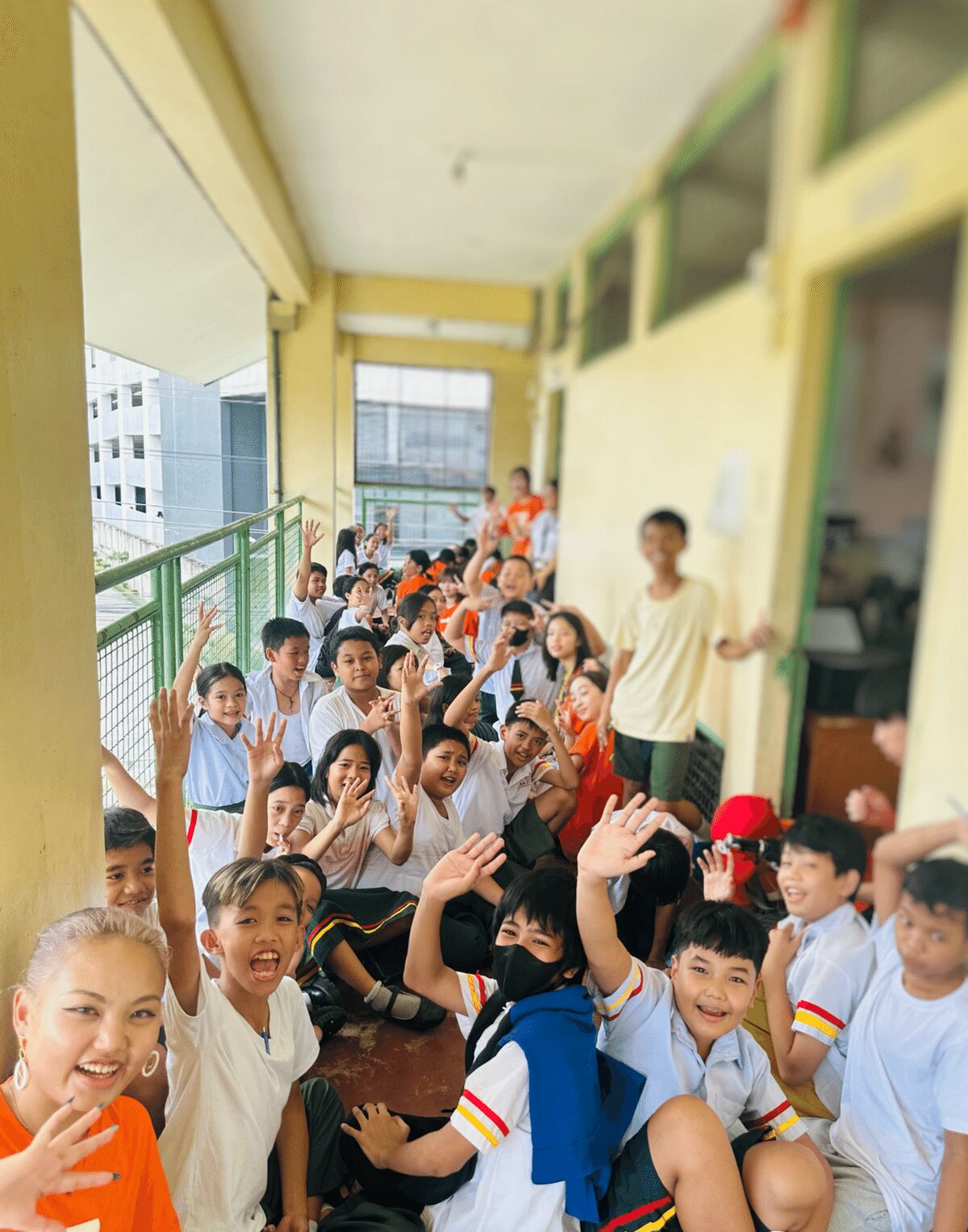 「セブ島ジュニアビジネス留学サマーキャンプ」の現地校交流の様子