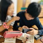 ランドセリリメイク製品を喜ぶ子どもたち