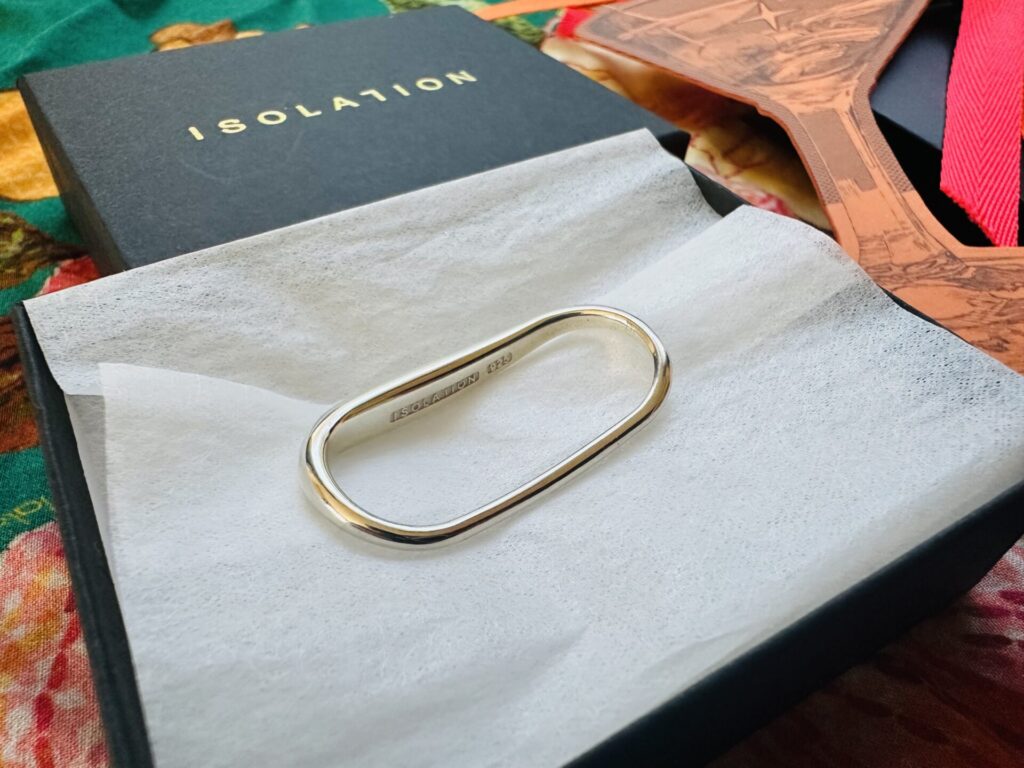 ISOLATIONのカーブダブルフィンガーリング