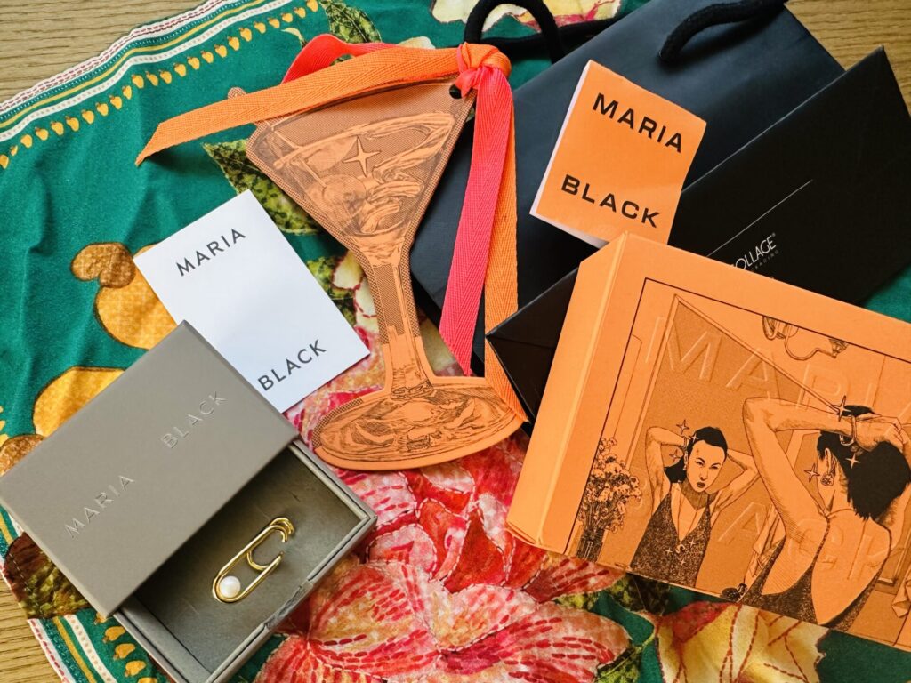 MARIA BLACKのラッピング