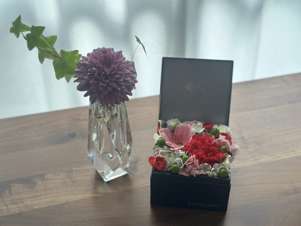 夫と親友からそれぞれ届いた花束